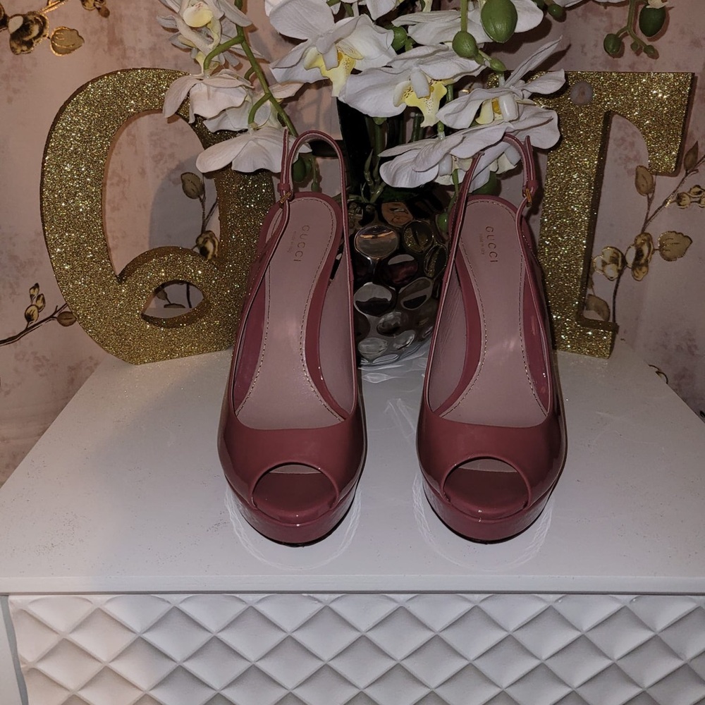 Gucci Pink Heels with High Heel and Peep Toe